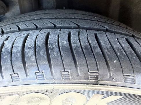 Used 2025 Toyota Camry SE w/ Convenience Package image 14