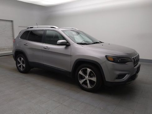 Used 2019 Jeep Cherokee Limited FWD image 11