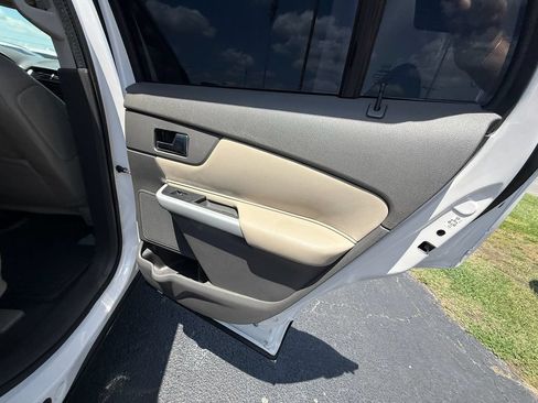Used 2014 Ford Edge Limited w/ Driver Entry Package FWD image 20