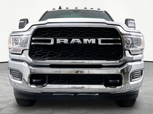 Used 2024 RAM 2500 Tradesman w/ Chrome Appearance Group AWD/4WD image 2