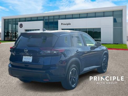 Used 2024 Nissan Rogue SV FWD image 7