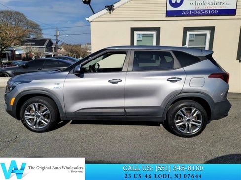 Used 2021 Kia Seltos LX image 7