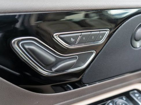 Used 2020 Lincoln Aviator Reserve w/ Elements Package Plus AWD/4WD image 19