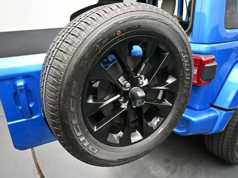 Used 2021 Jeep Wrangler Unlimited Sahara AWD/4WD image 24