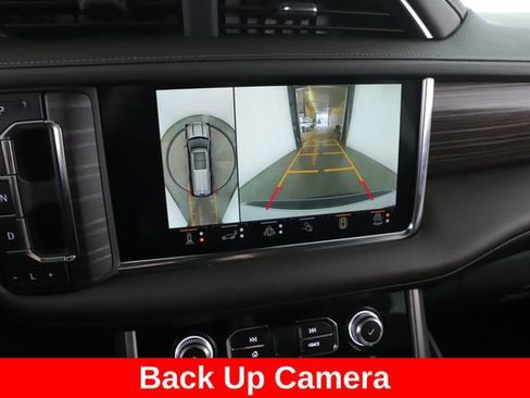 Used 2024 GMC Yukon Denali w/ Advanced Technology Package AWD/4WD image 27