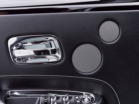 Used 2018 Rolls-Royce Ghost RWD image 46