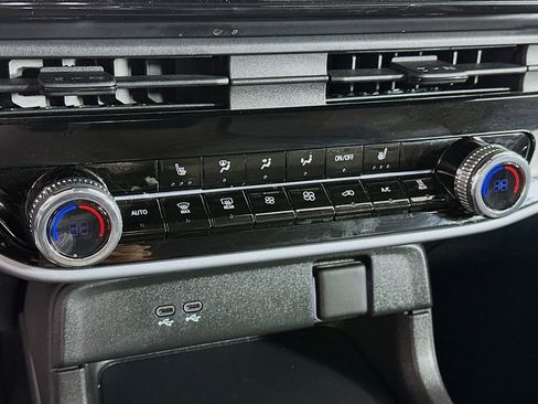 Used 2024 Honda Prologue EX image 24