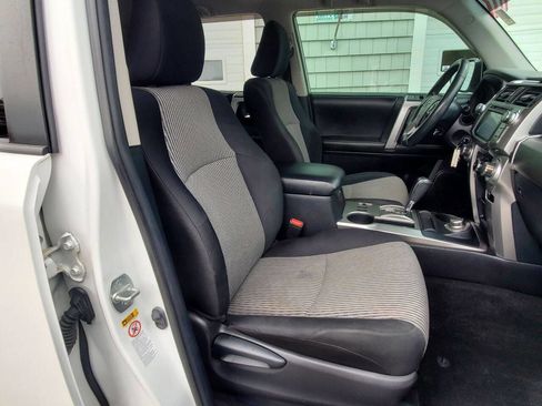 Used 2016 Toyota 4Runner SR5 image 11