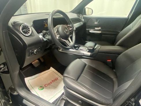 Used 2023 Mercedes-Benz GLB 250 4MATIC image 9