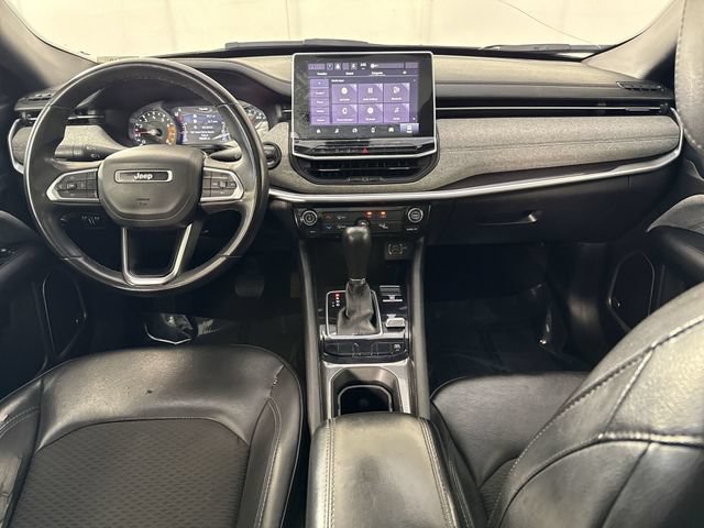 Used 2023 Jeep Compass Latitude w/ Sun and Sound Group AWD/4WD image 23