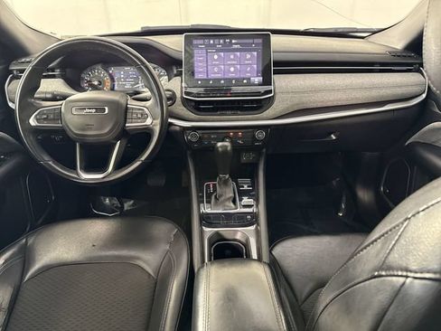 Used 2023 Jeep Compass Latitude w/ Sun and Sound Group AWD/4WD image 23