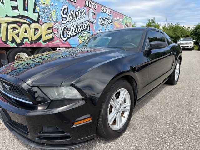 Used 2013 Ford Mustang Coupe RWD image 3
