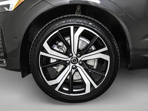 Used 2023 Volvo XC60 B6 Ultimate image 25