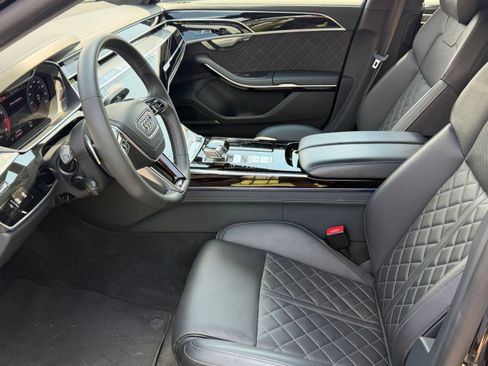 Used 2023 Audi S8 AWD/4WD image 5