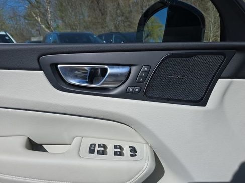 New 2026 Volvo XC60 T8 Ultra w/ Protection Package Premier AWD/4WD image 23