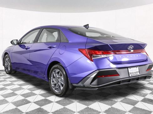 Used 2024 Hyundai Elantra SEL image 17