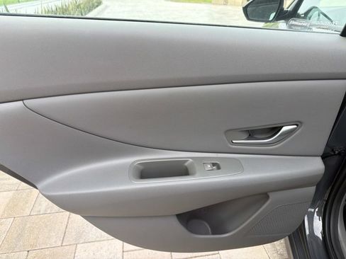 Used 2023 Hyundai Elantra SEL w/ Convenience Package FWD image 14