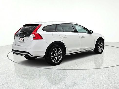 Used 2018 Volvo V60 T5 Cross Country AWD/4WD image 6