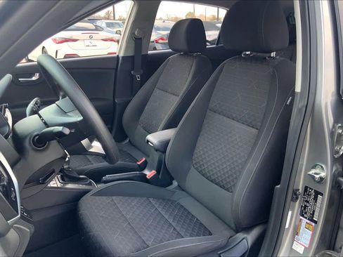 Used 2023 Kia Rio S w/ Technology Package image 7