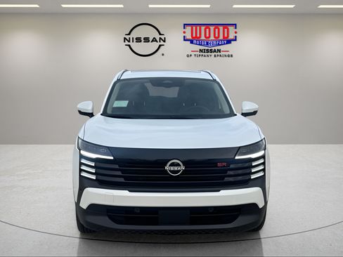 Certified 2025 Nissan Kicks SR w/ SR Premium Package AWD/4WD image 8