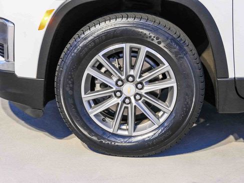 Used 2023 Chevrolet Traverse LT FWD image 10