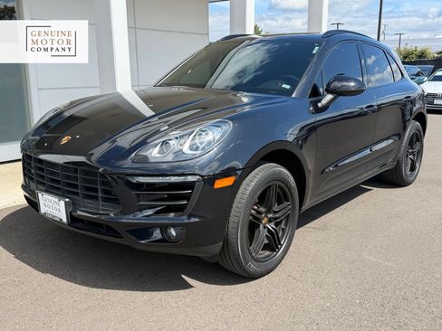 Used 2018 Porsche Macan AWD/4WD image 1