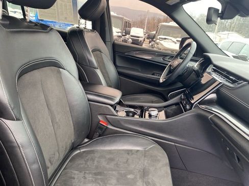 Certified 2021 Jeep Grand Cherokee L Laredo image 9