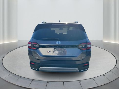 Used 2024 Honda Pilot Elite image 7