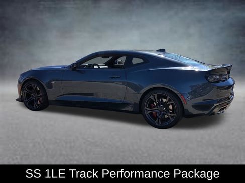 Used 2019 Chevrolet Camaro SS RWD image 9