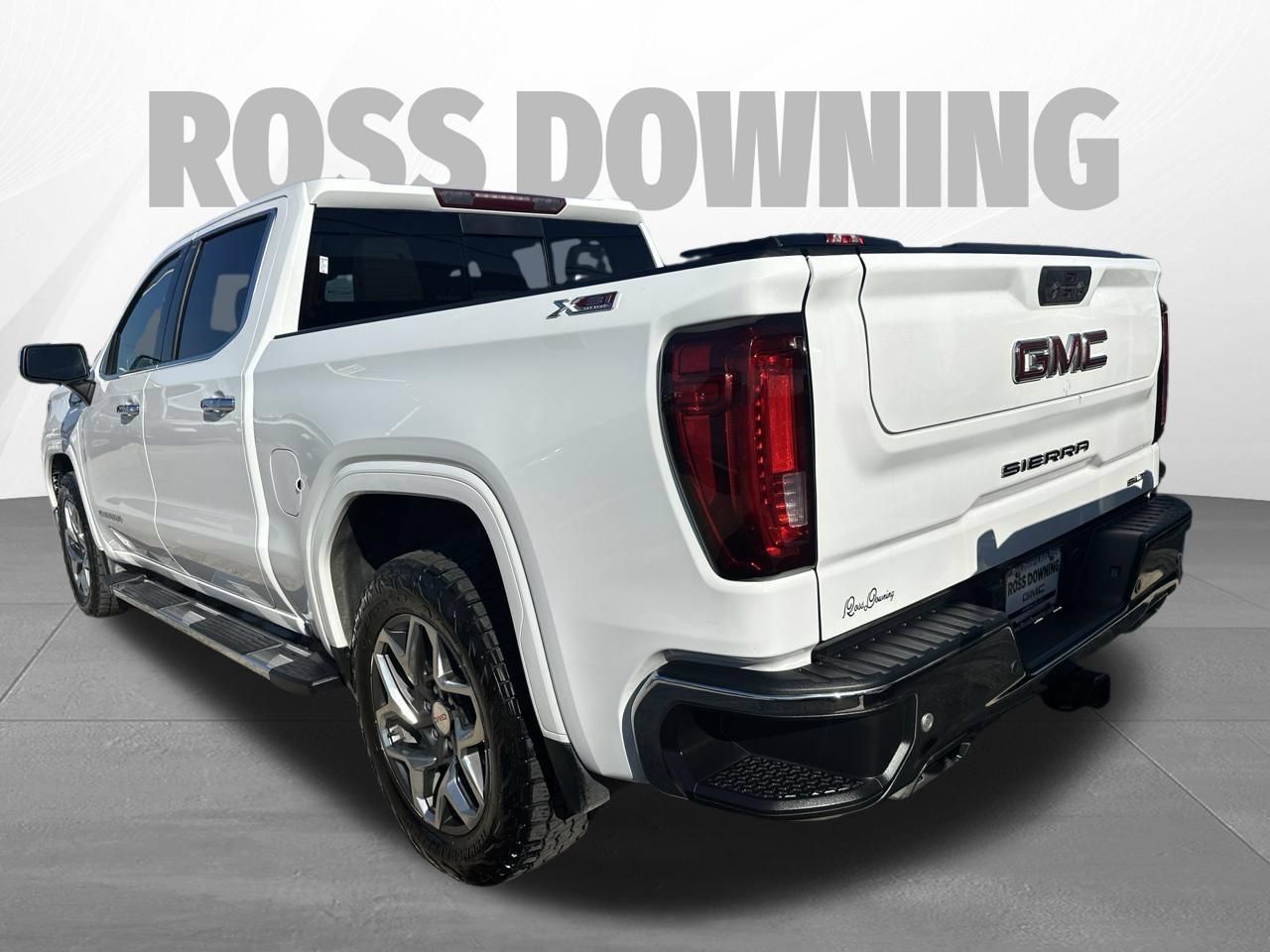 Used 2023 GMC Sierra 1500 SLT w/ SLT Premium Plus Package AWD/4WD image 6