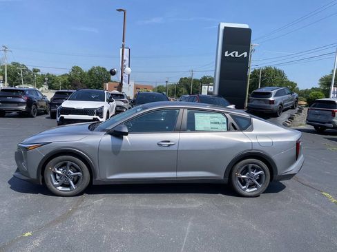 New 2026 Kia K4 FWD image 2