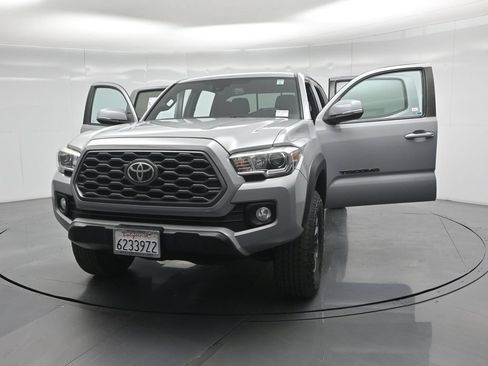 Used 2020 Toyota Tacoma TRD Off-Road w/ Technology Package AWD/4WD image 30