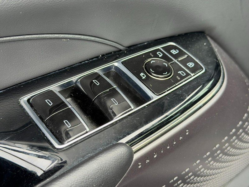 Used 2024 Cadillac Lyriq Sport AWD/4WD image 16
