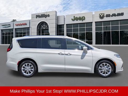 Certified 2021 Chrysler Pacifica Touring-L w/ Premium & Safety Sphere Group FWD image 2