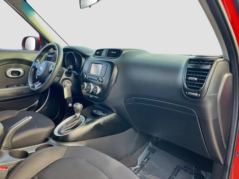 Used 2019 Kia Soul FWD image 26