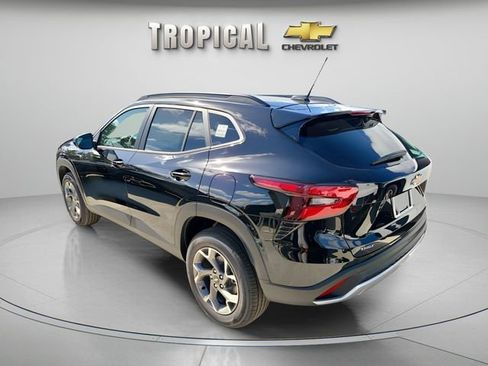 New 2026 Chevrolet Trax LT w/ Driver Confidence Package FWD image 2