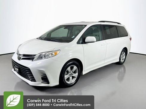 Used 2018 Toyota Sienna LE FWD image 5