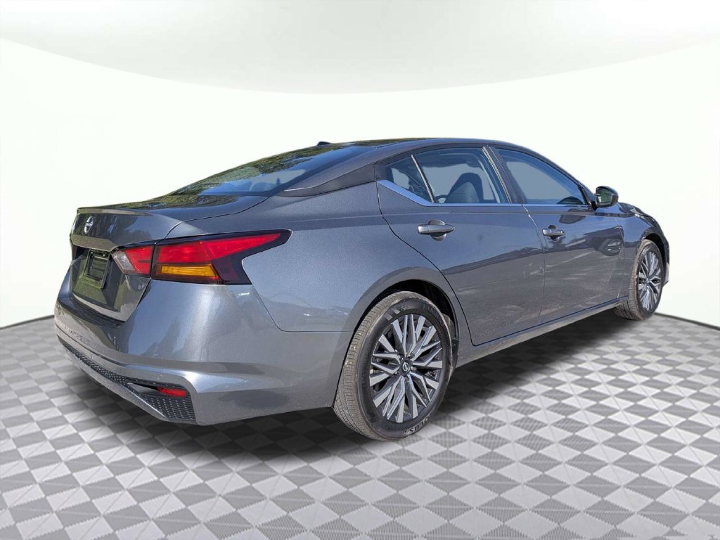 Used 2026 Nissan Altima 2.5 SV FWD image 3