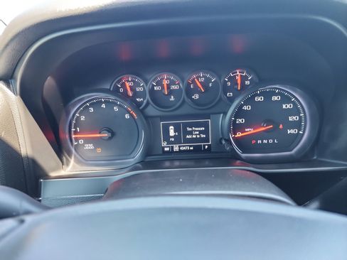 Used 2021 Chevrolet Silverado 2500 Custom w/ Custom Value Package AWD/4WD image 13