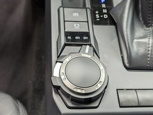 Used 2025 Toyota Tacoma SR AWD/4WD image 16