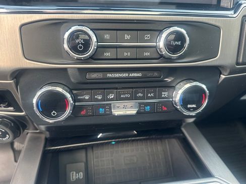 Used 2022 Ford F350 Platinum w/ FX4 Off-Road Package image 18