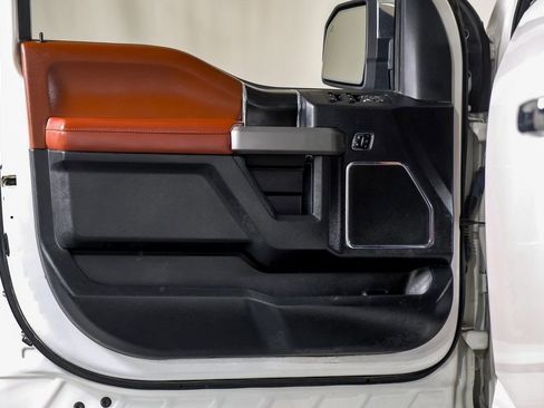 Used 2018 Ford F150 Platinum w/ Equipment Group 701A Luxury image 35