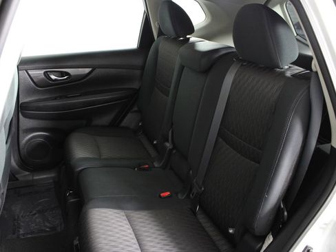 Certified 2018 Nissan Rogue S image 19