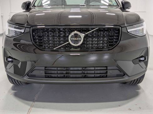 Used 2026 Volvo XC40 B5 Plus w/ Protection Package Premier AWD/4WD image 2
