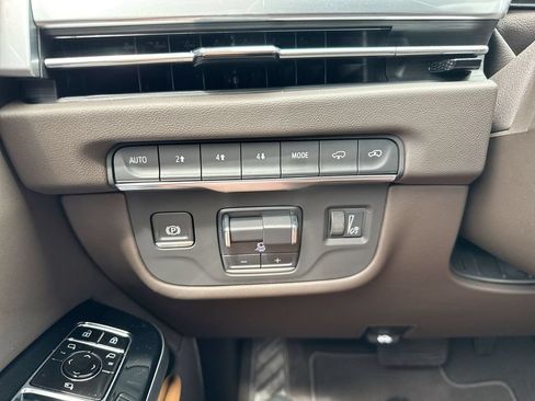 Used 2025 Cadillac Escalade Premium Luxury w/ Touring Package AWD/4WD image 18