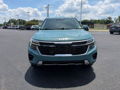Used 2024 Kia Seltos EX AWD/4WD image 2