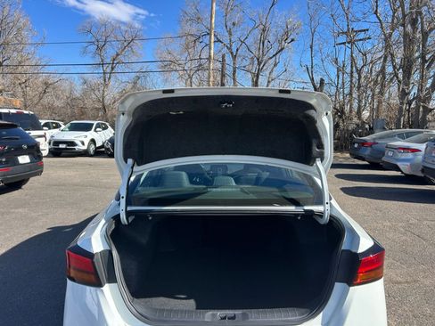 Used 2025 Nissan Altima 2.5 SV image 30