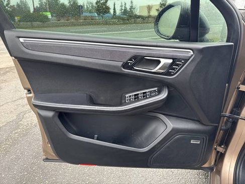 Used 2017 Porsche Macan GTS image 26