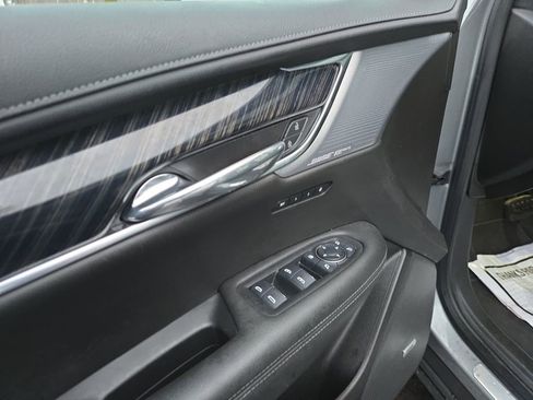 Certified 2023 Cadillac XT6 Premium Luxury image 11