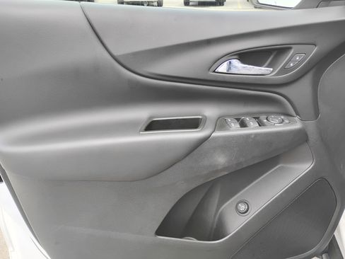 Used 2022 Chevrolet Equinox LT FWD image 15